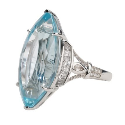 18K Gold Marquise-shaped Natural Aquamarine Diamond Ring